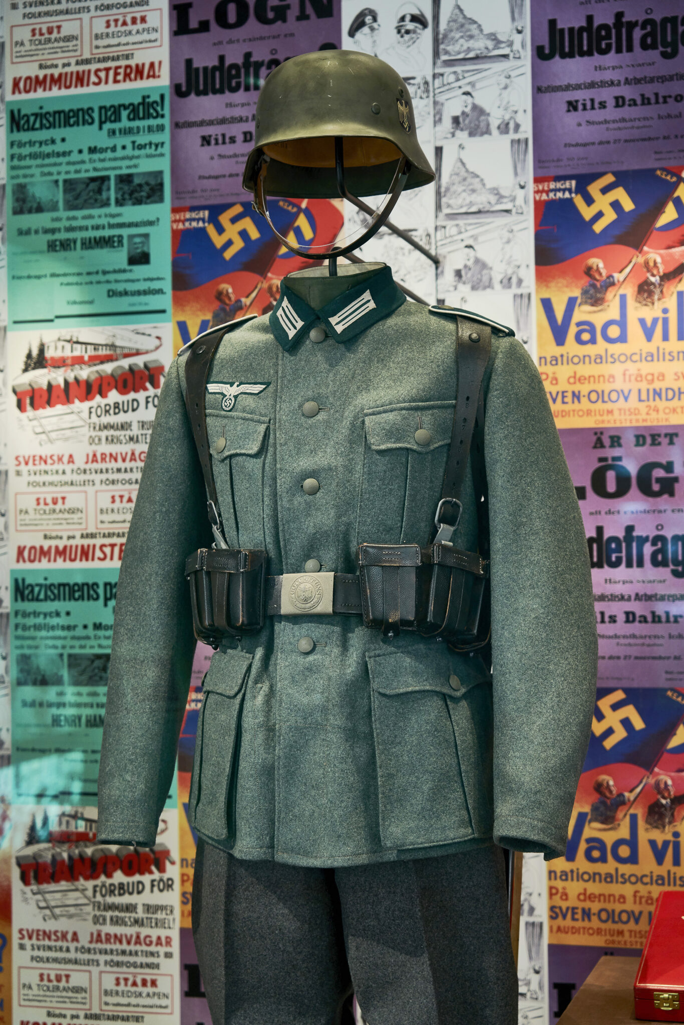 Uniform fr&aring;n andra v&auml;rldskriget