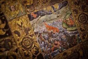 Fana 01 är detaljrik med många färger